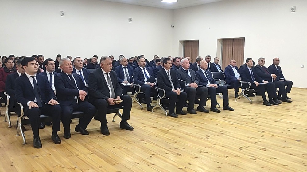 Seymur Orucov Ağstafanın Pirili və Sadıqlı kəndlərində növbəti dəfə vətəndaşları dinləyib